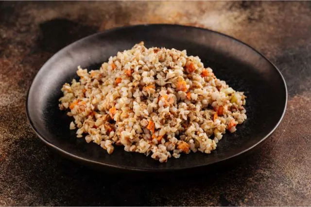 Каша гречневая с овощами